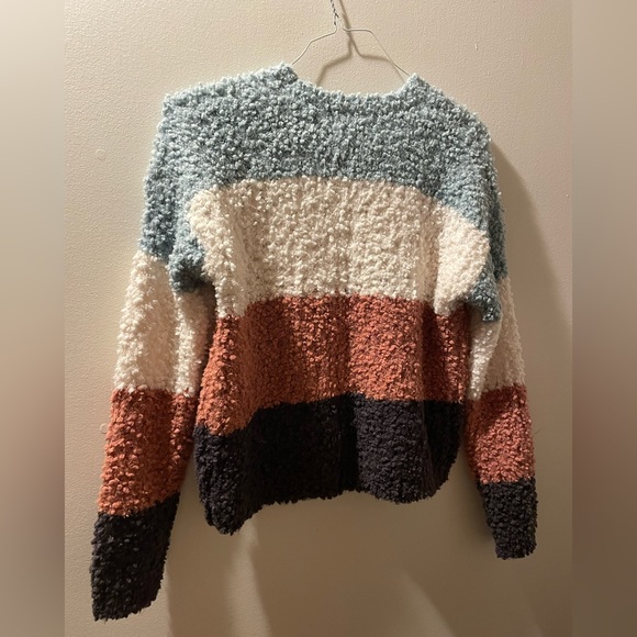 Fuzzy sweater - Picture 2 of 4